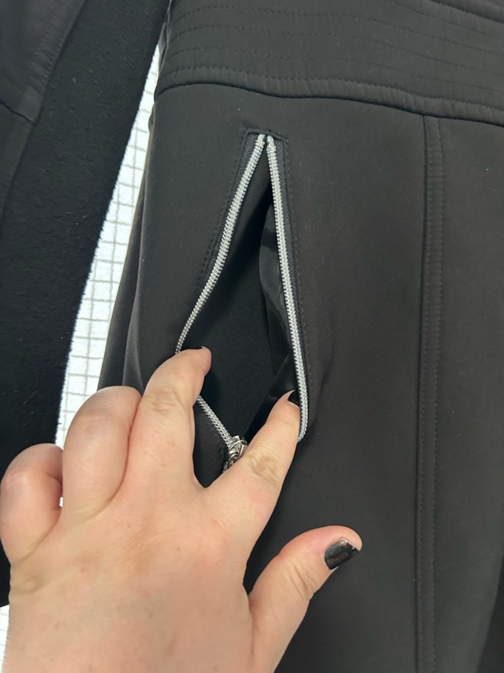 Active Zone Jacket - Picture 3 of 11